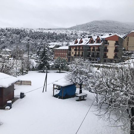 Meson De Castiello Guest House Кастиейо де Хака Екстериор снимка