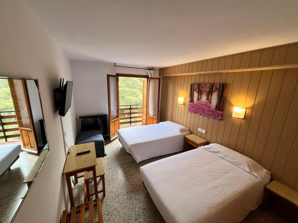 Meson De Castiello Guest House Кастиейо де Хака Екстериор снимка