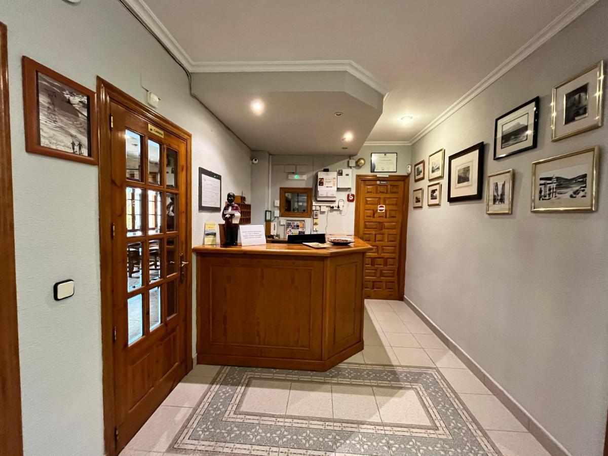 Meson De Castiello Guest House Кастиейо де Хака Екстериор снимка