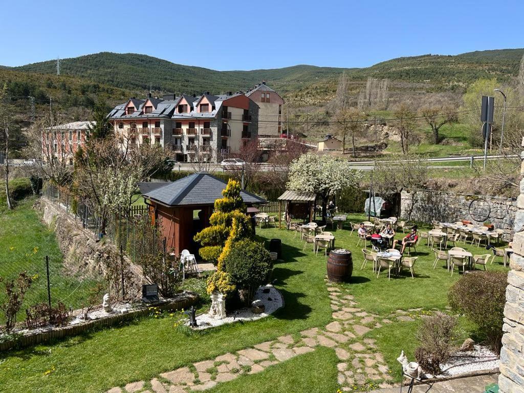 Meson De Castiello Guest House Кастиейо де Хака Екстериор снимка